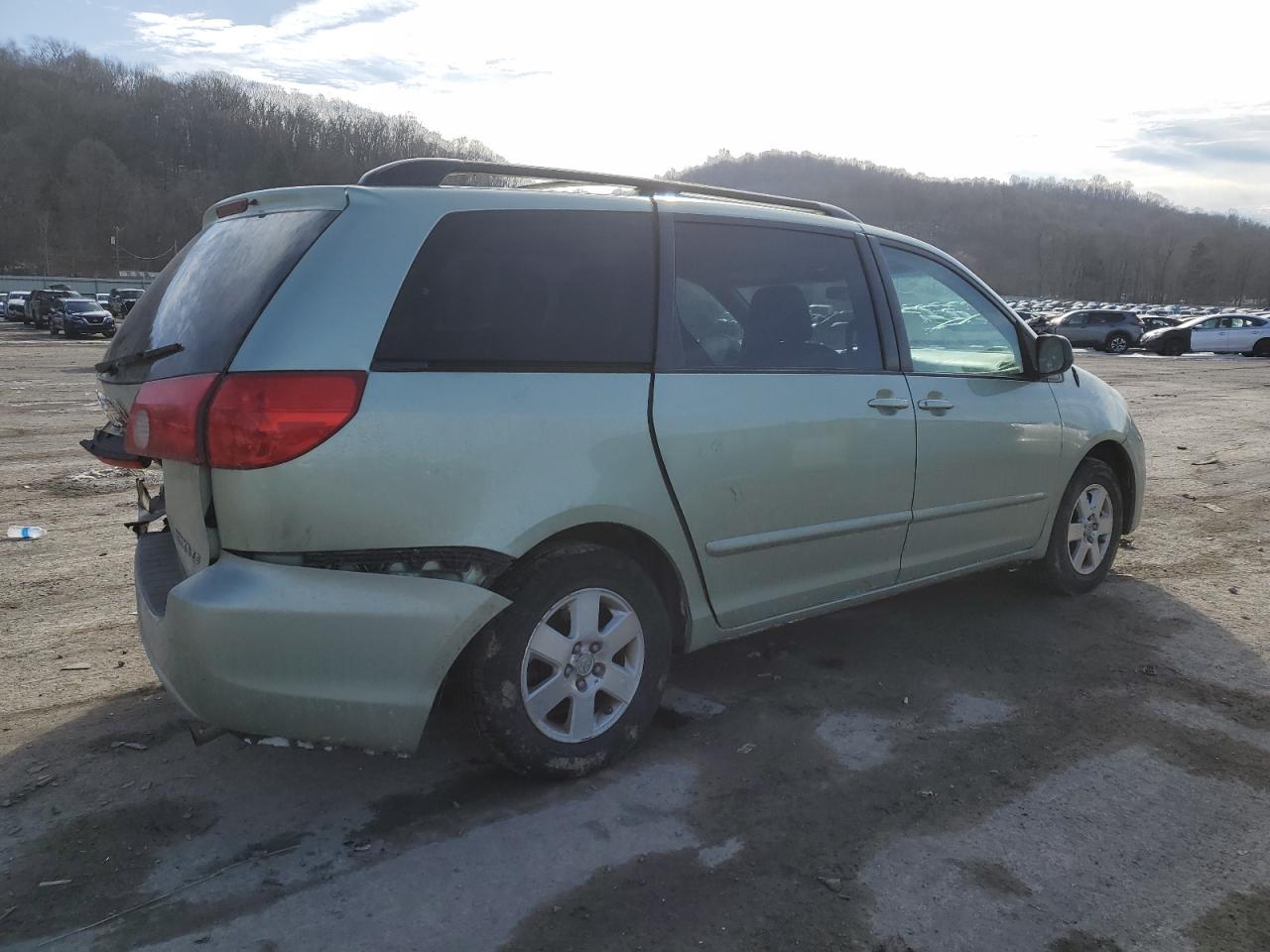 2009 Toyota Sienna - Image 3