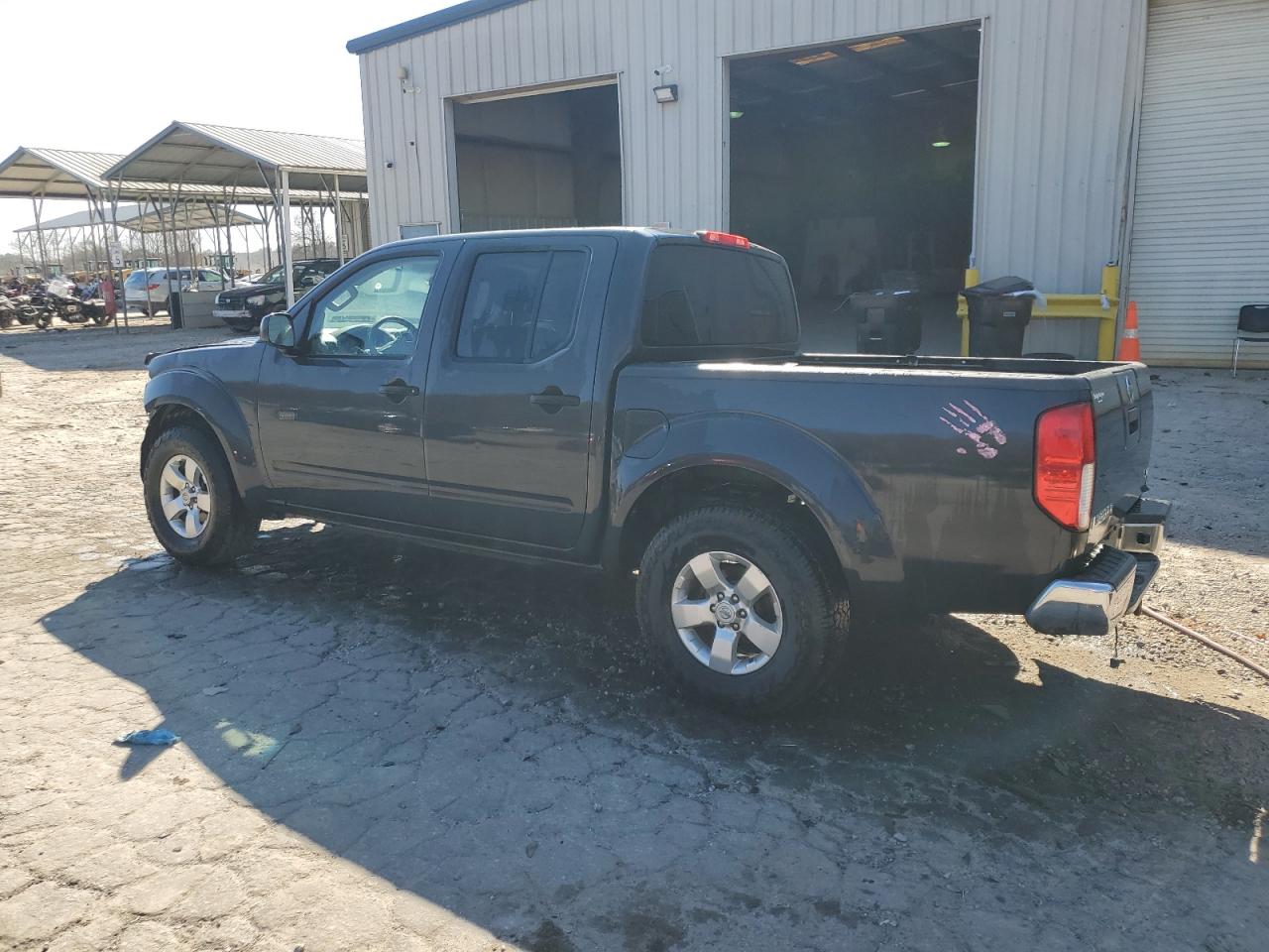 2012 Nissan Navara (Frontier) - Image 2