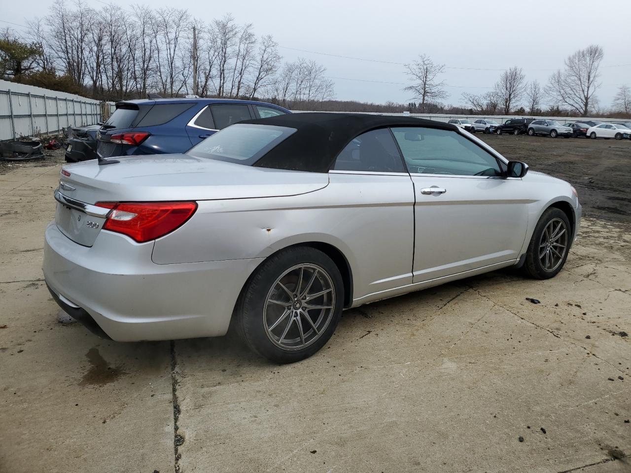 2011 Chrysler 200 - Image 3