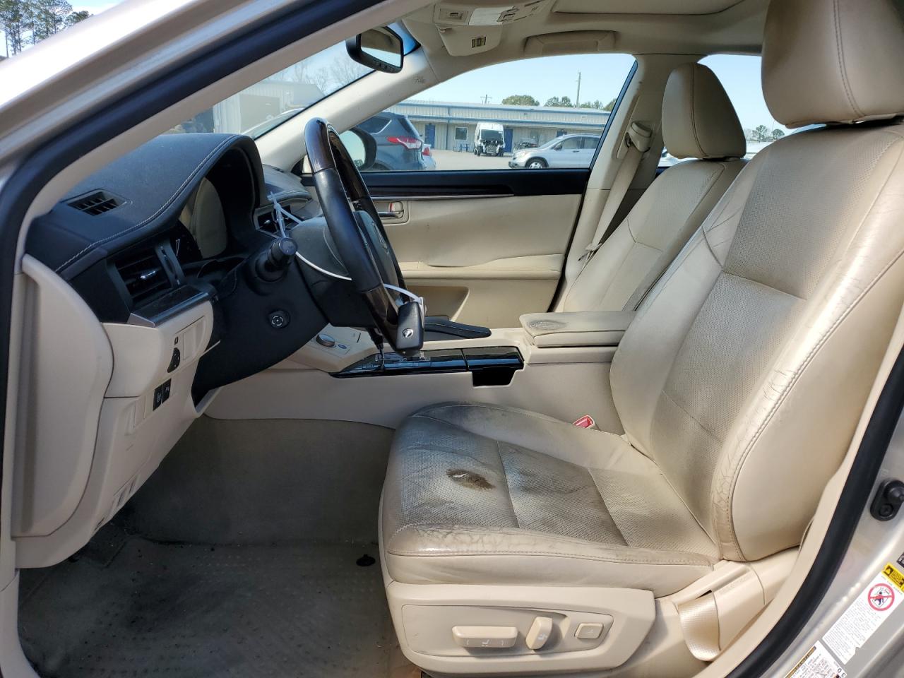 2015 Lexus ES - Image 7