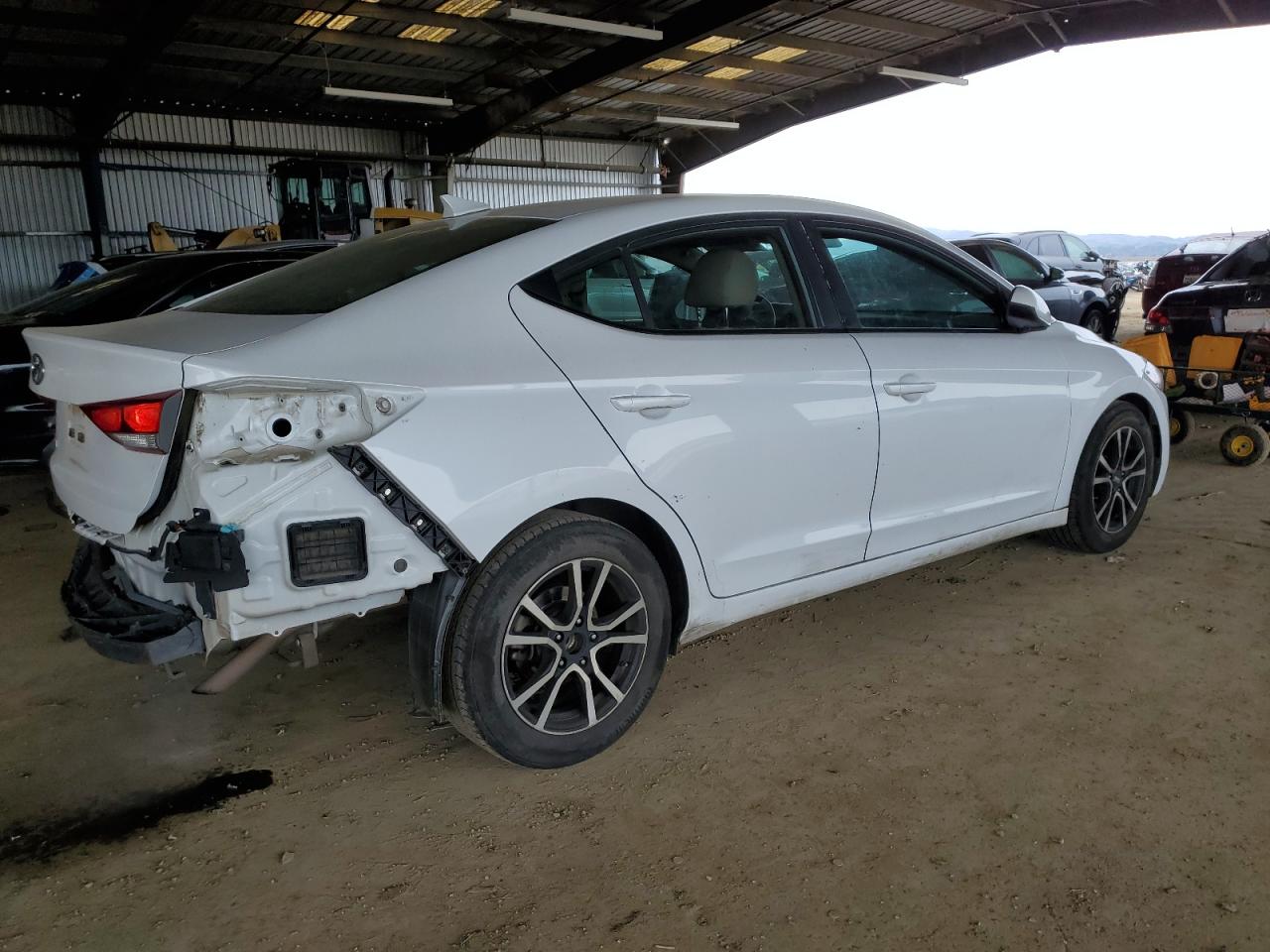 2018 Hyundai Elantra - Image 3