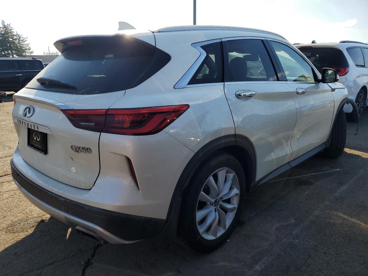 2019 Infiniti QX50 - Image 3