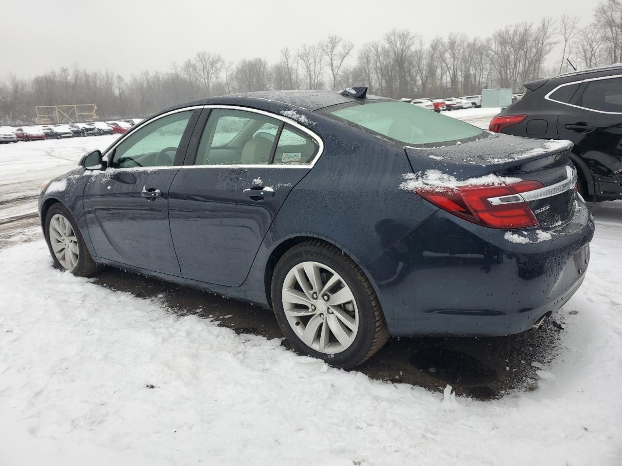 2015 Buick Regal - Image 2