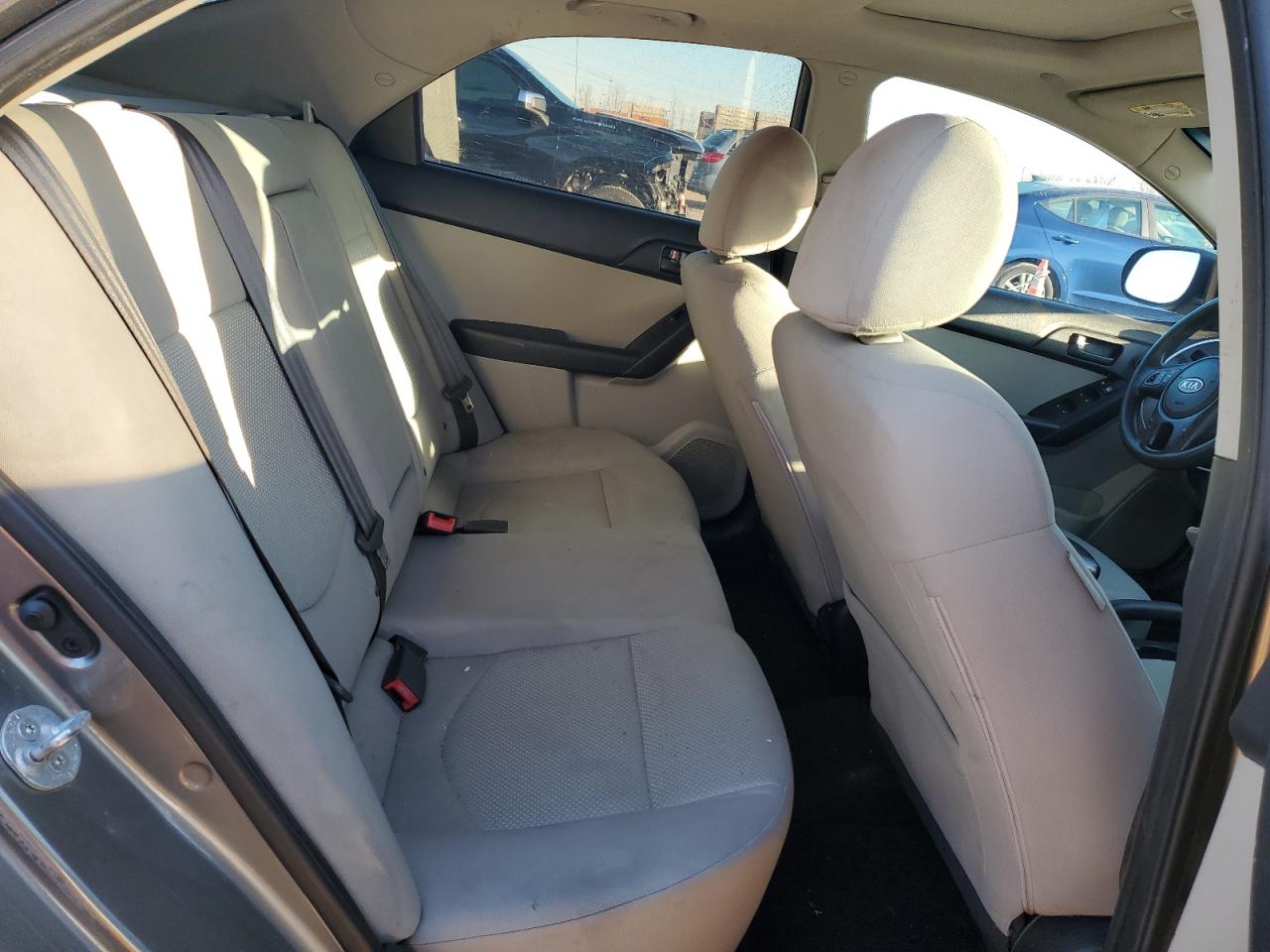 2010 Kia Forte - Image 10