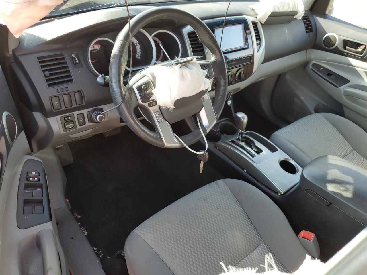 2015 Toyota Tacoma - Image 8