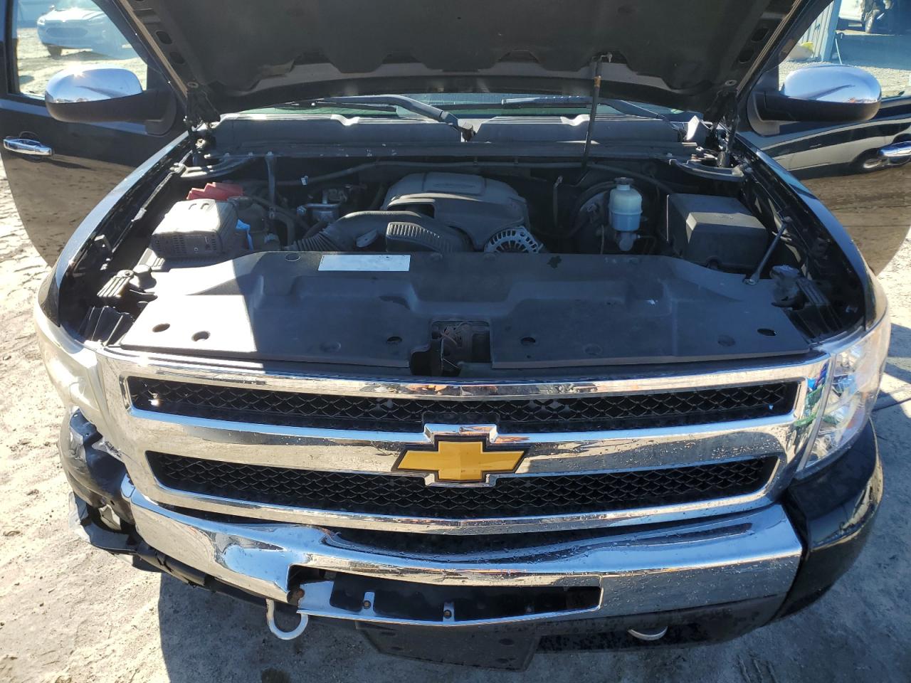 2011 Chevrolet Silverado - Image 11