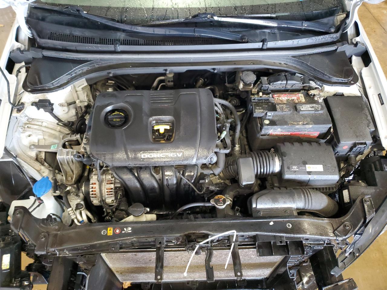 2017 Hyundai Elantra - Image 11