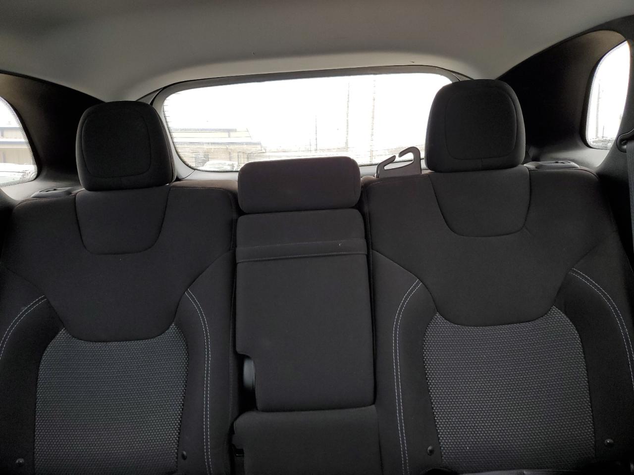 2019 Jeep Grand Cherokee - Image 10
