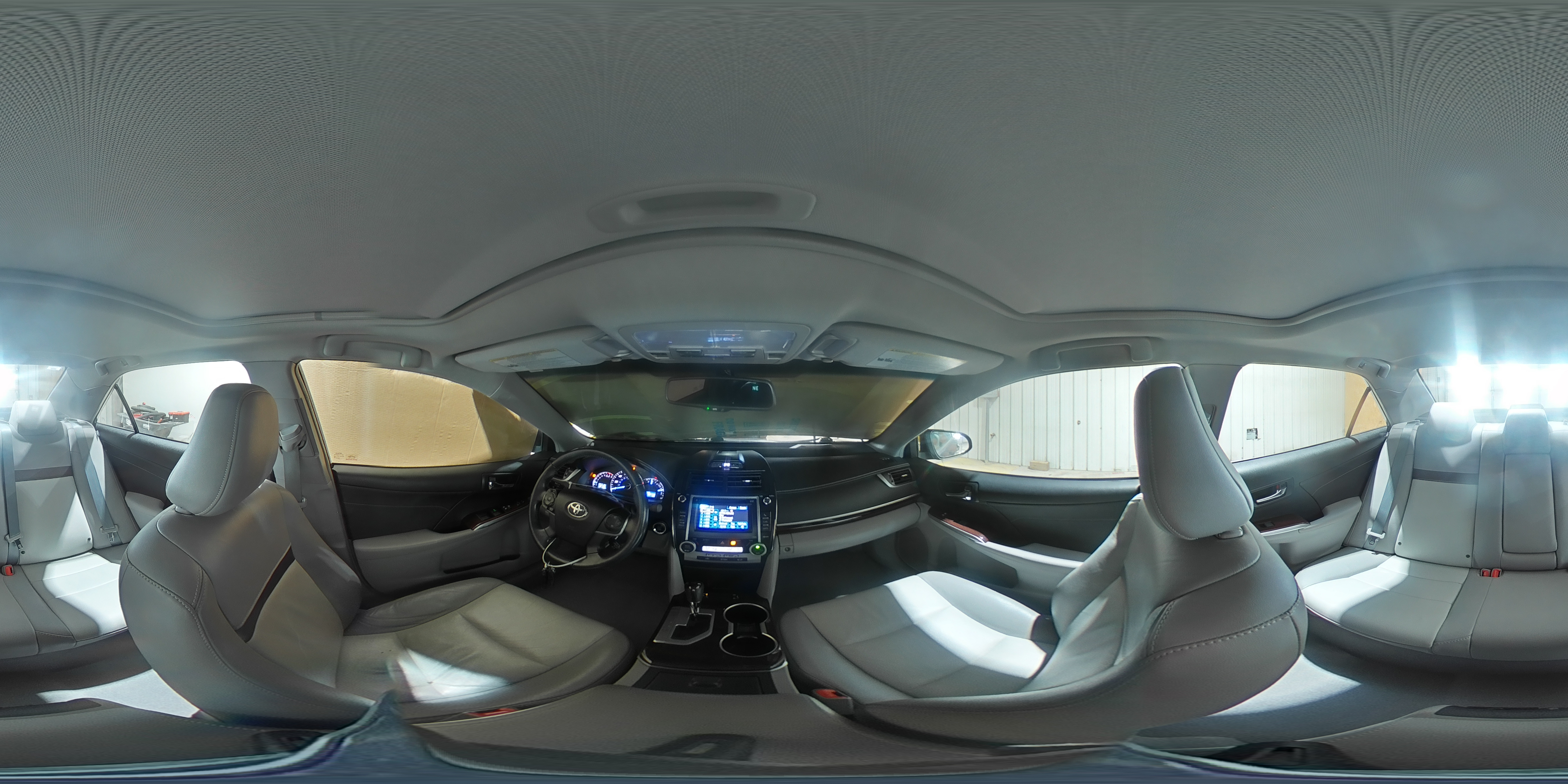 2013 Toyota Camry - Image 14