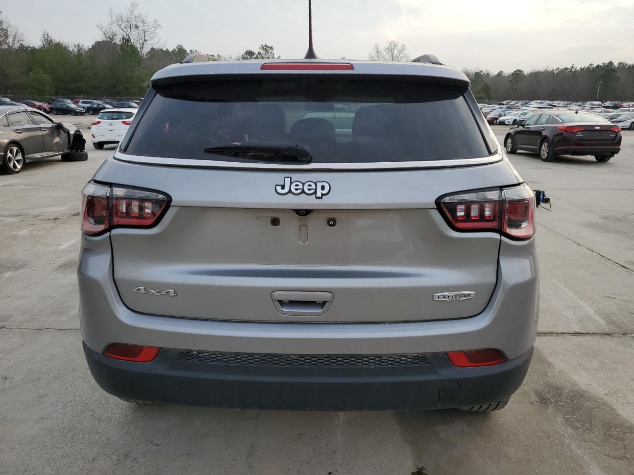 2018 Jeep Compass - Image 6