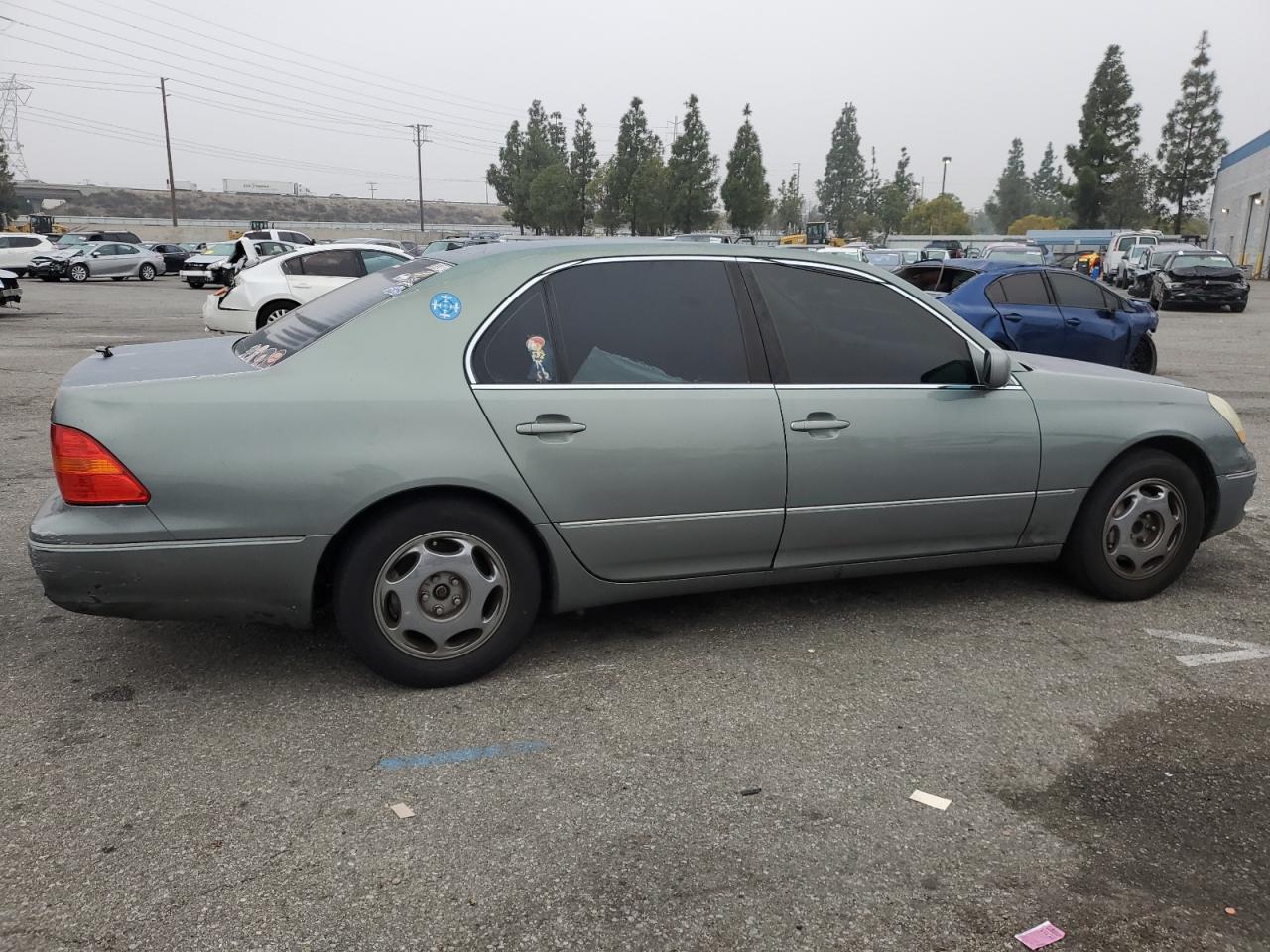 2001 Lexus LS - Image 3