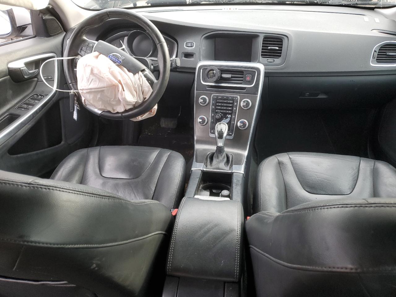 2016 Volvo S60 - Image 8