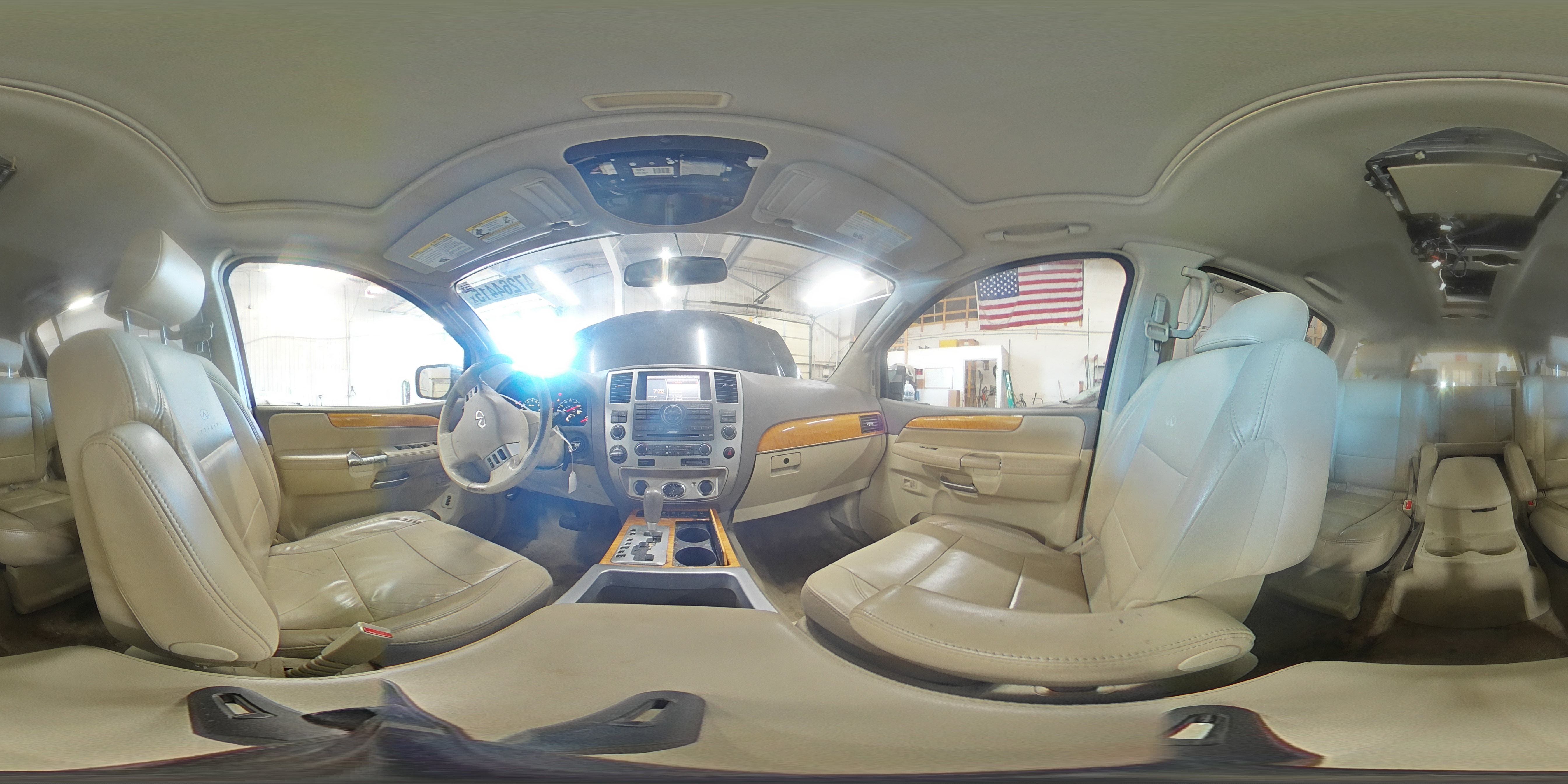 2010 Infiniti QX56 - Image 14