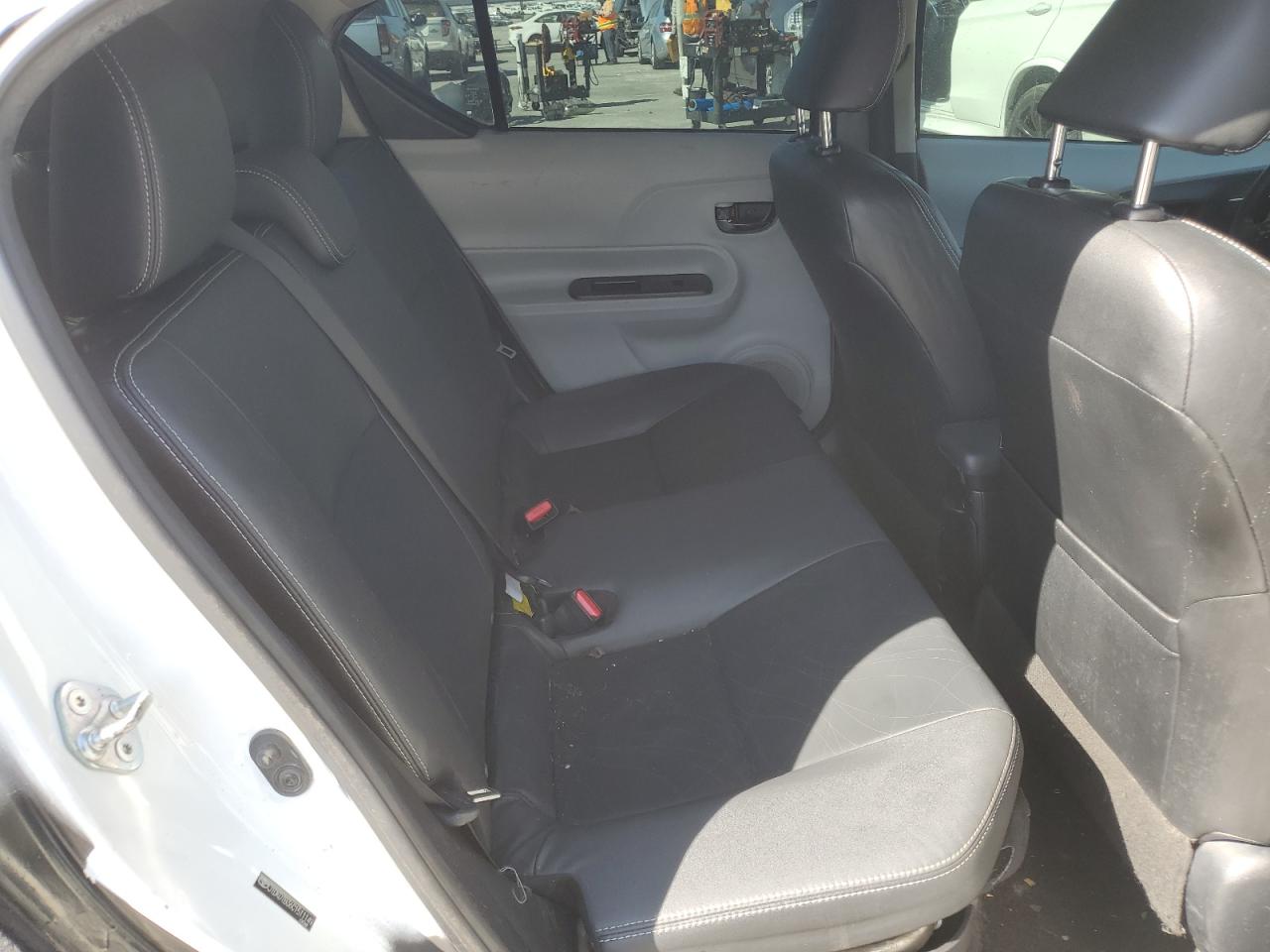 2012 Toyota Prius - Image 10