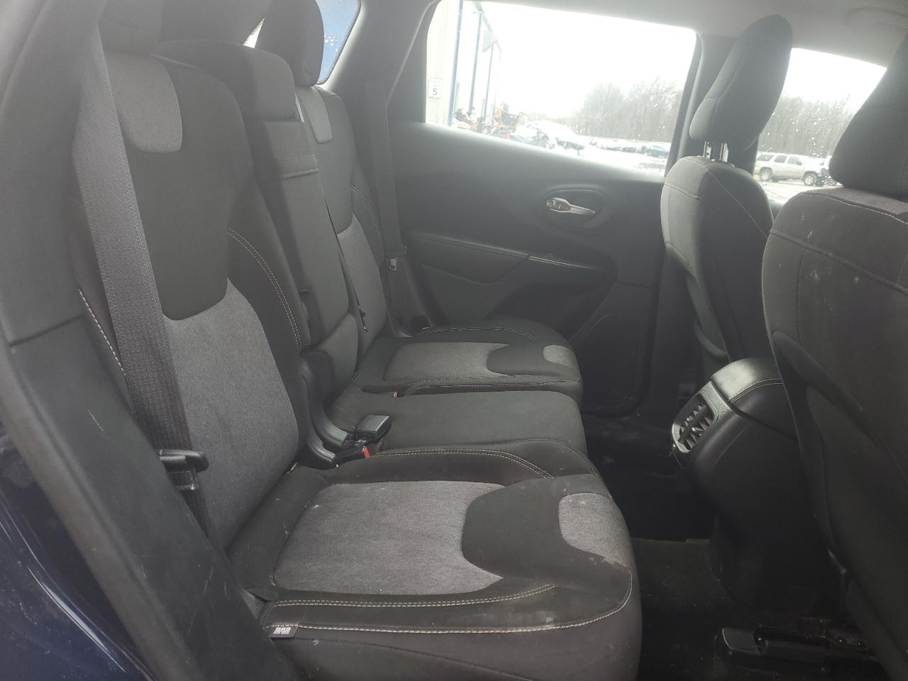 2014 Jeep Grand Cherokee - Image 11