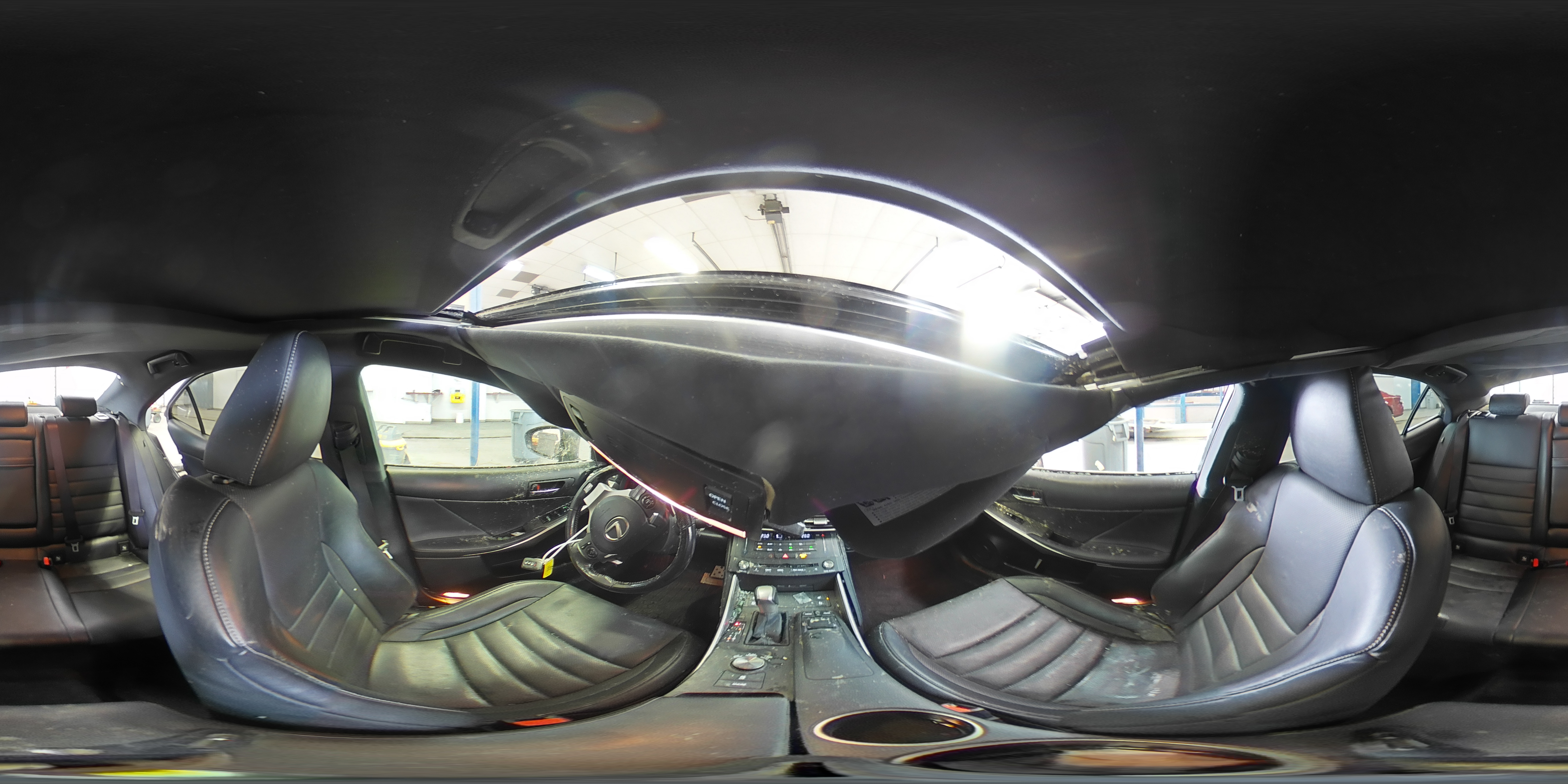 2016 Lexus IS - Image 13