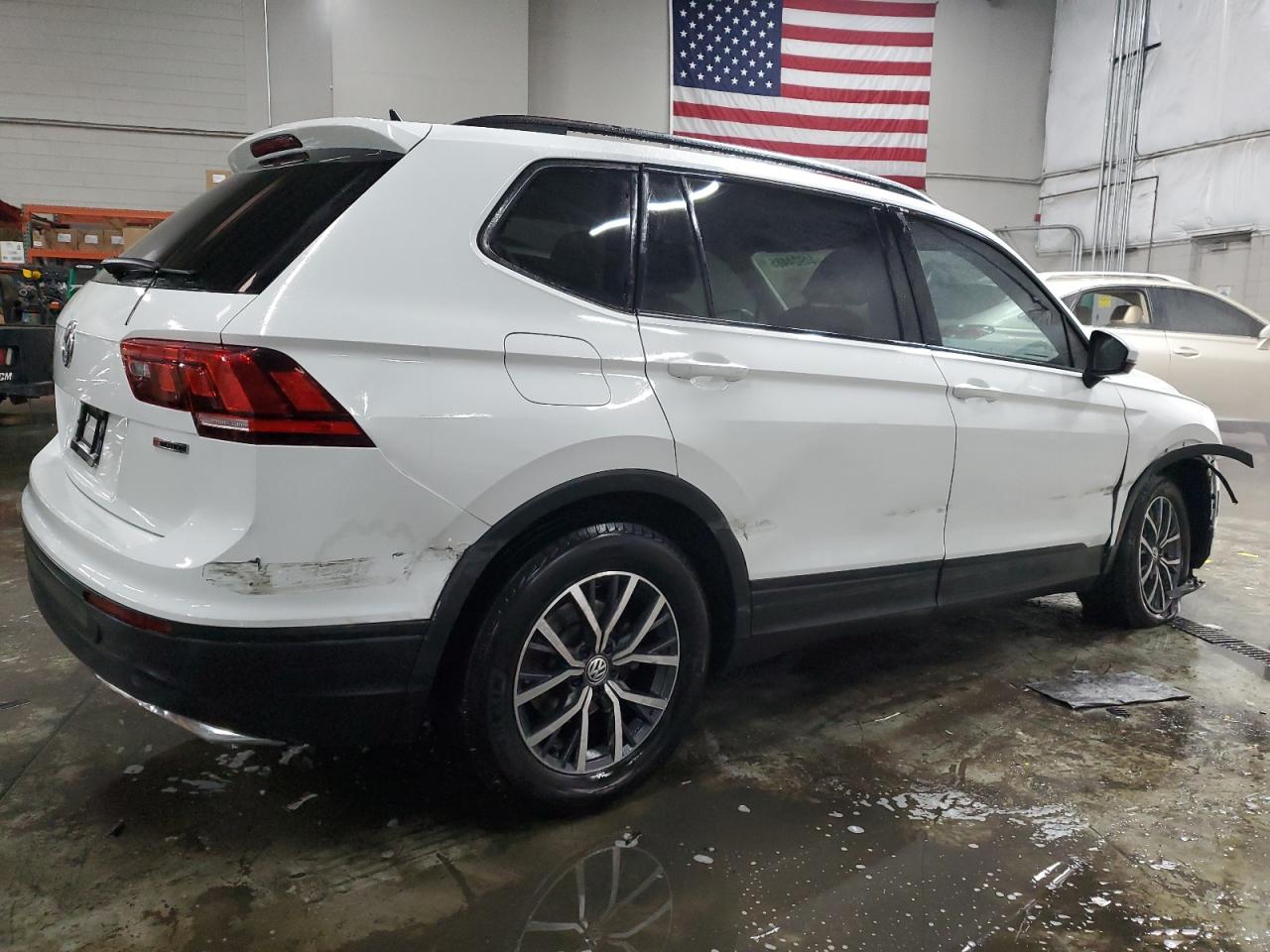 2021 Volkswagen Tiguan - Image 3