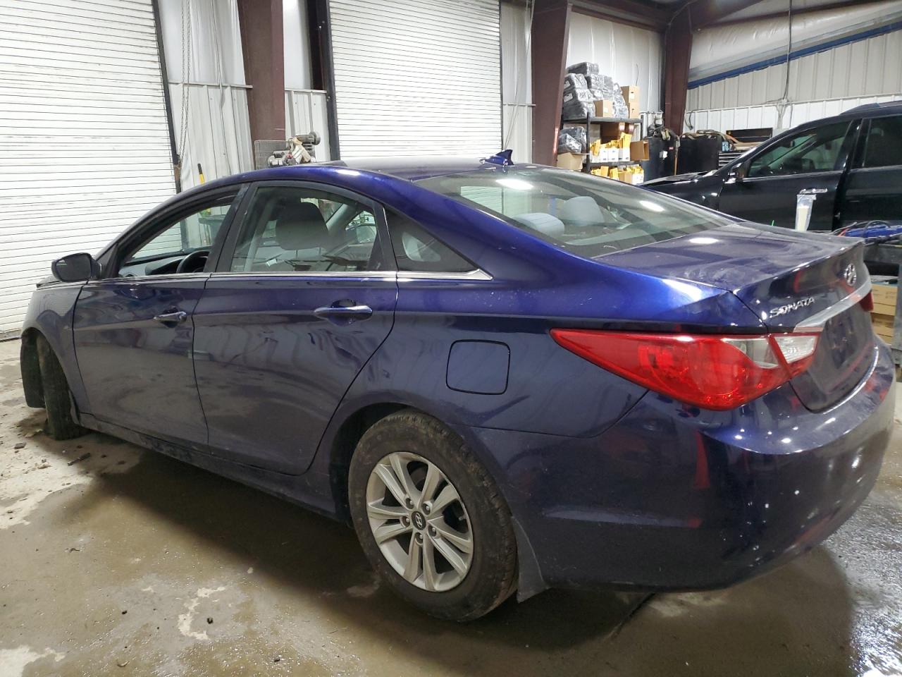 2013 Hyundai Sonata - Image 2