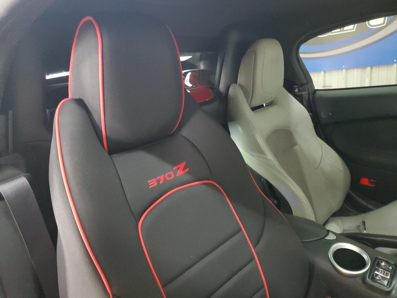 2015 Nissan 370Z - Image 10