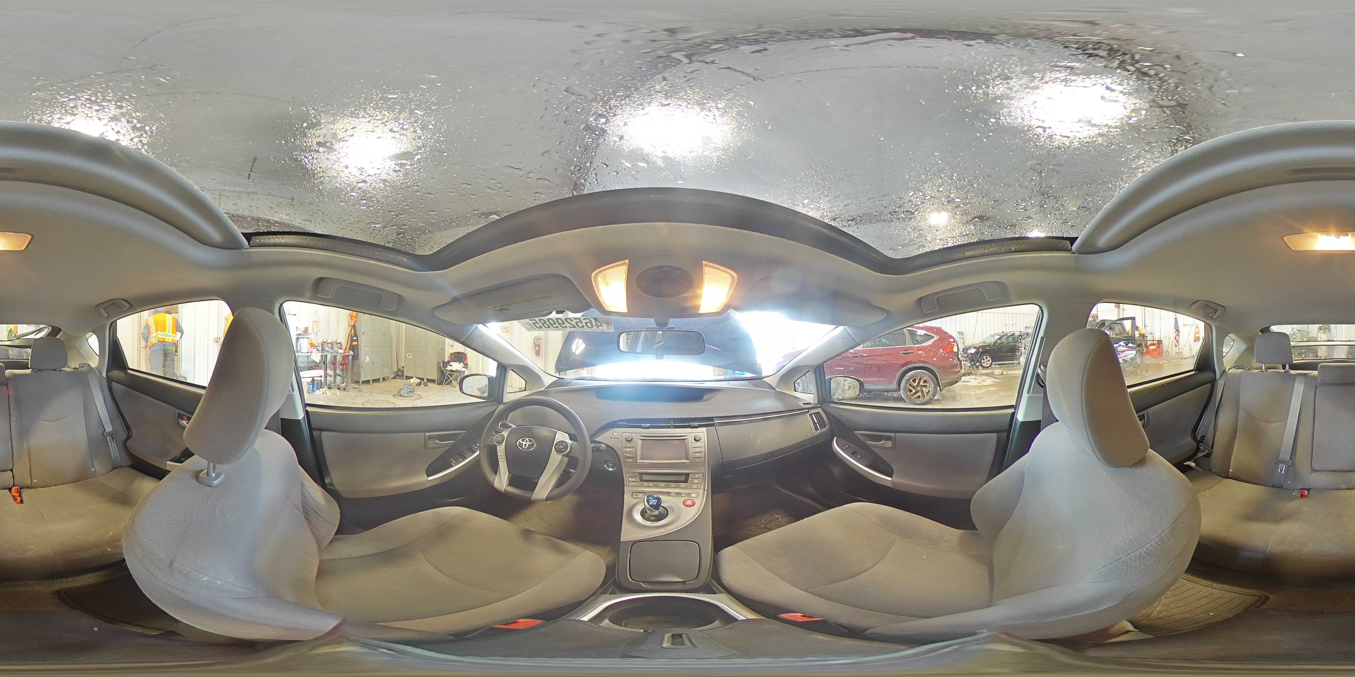 2013 Toyota Prius - Image 15