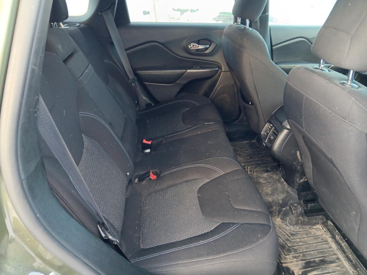 2019 Jeep Grand Cherokee - Image 10