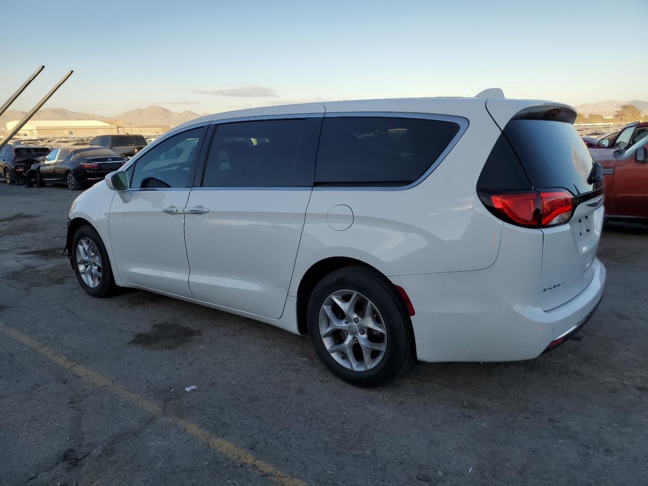 2020 Chrysler Pacifica - Image 2