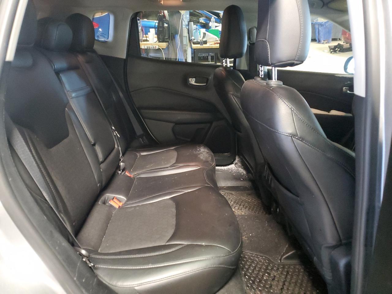 2018 Jeep Compass - Image 11