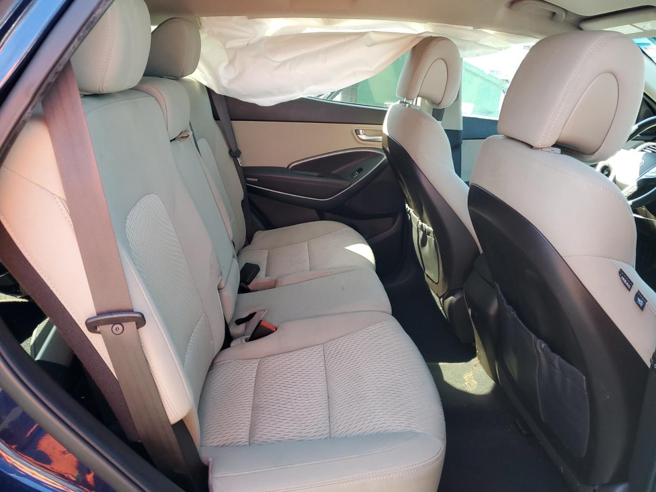 2017 Hyundai Santa Fe - Image 11