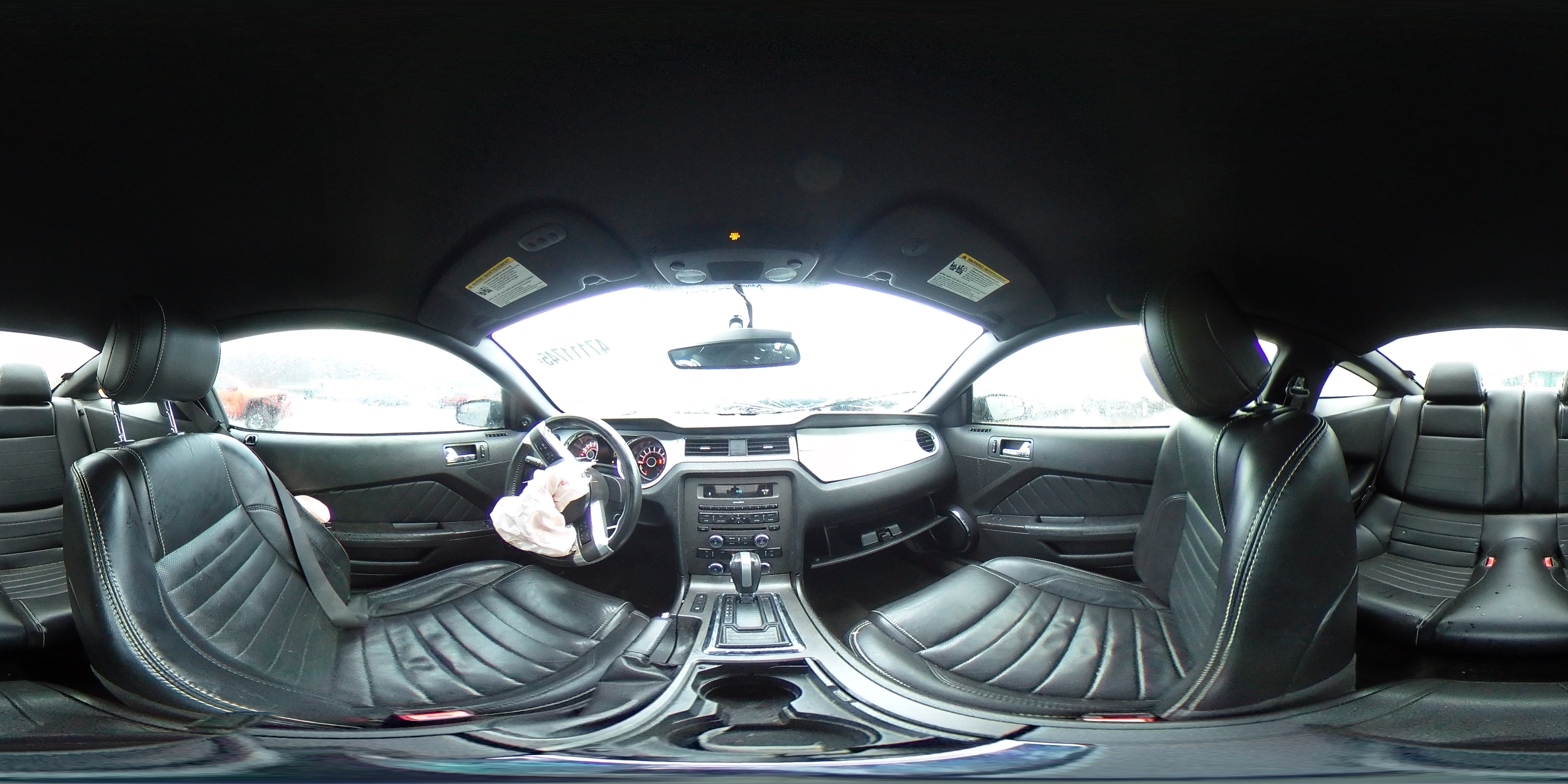 2013 Ford Mustang - Image 12