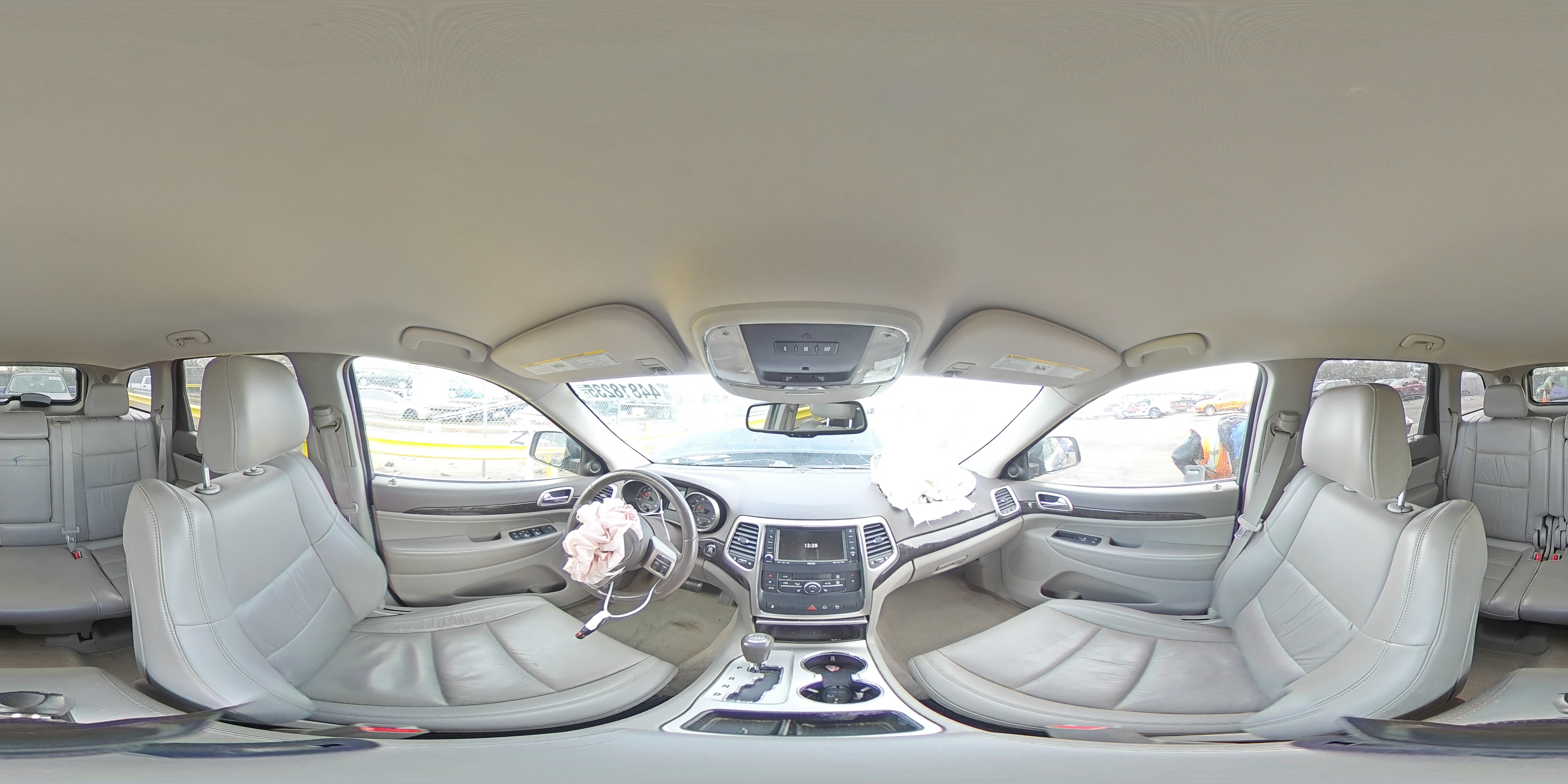 2011 Jeep Grand Cherokee - Image 13