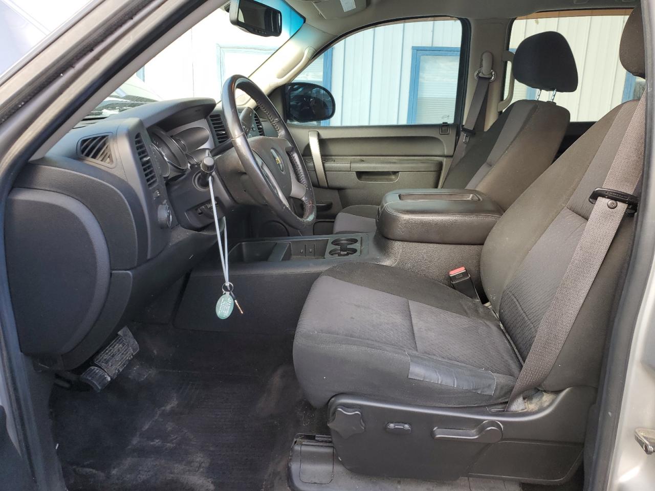 2011 Chevrolet Silverado - Image 7