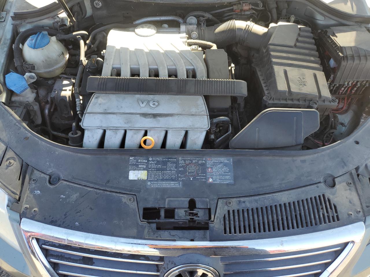 2006 Volkswagen Passat - Image 11