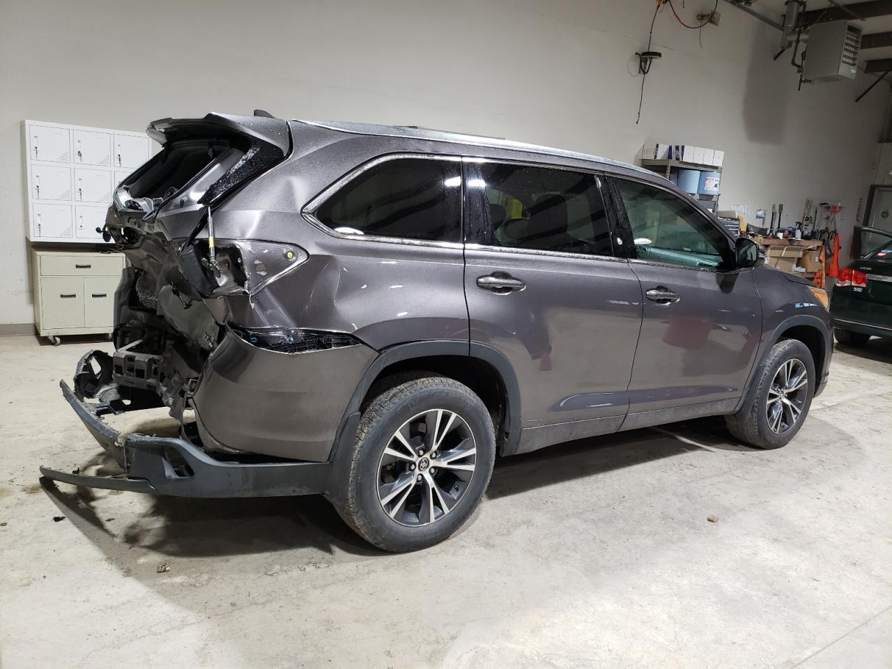 2016 Toyota Highlander - Image 3