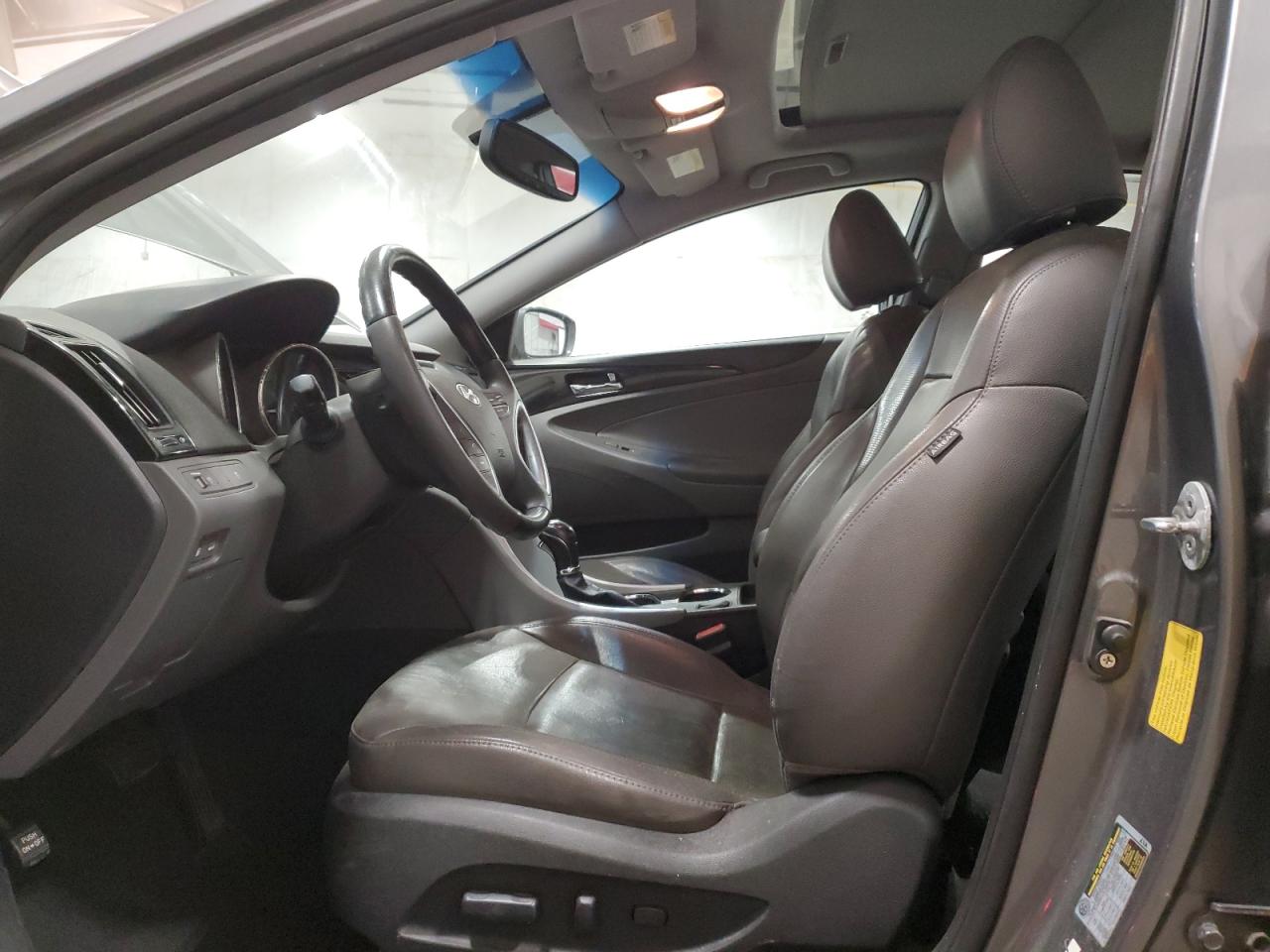 2011 Hyundai Sonata - Image 7