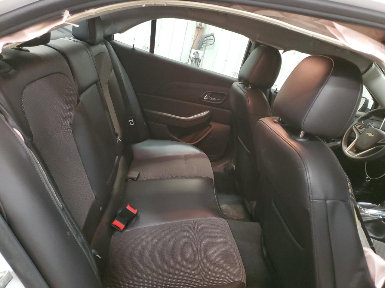 2015 Chevrolet Malibu - Image 10