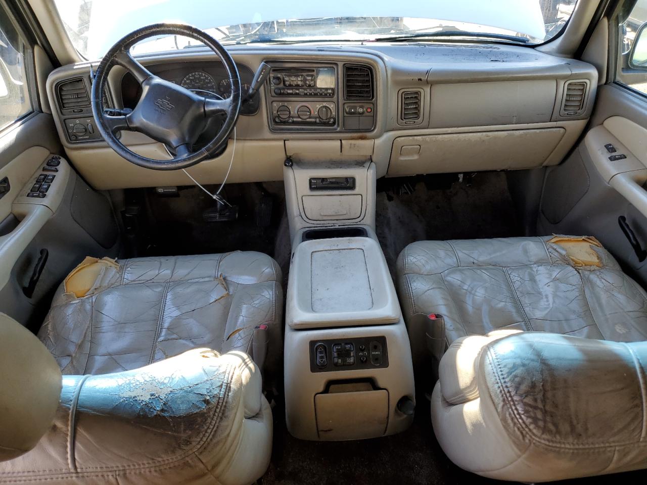 2002 Chevrolet Suburban - Image 8