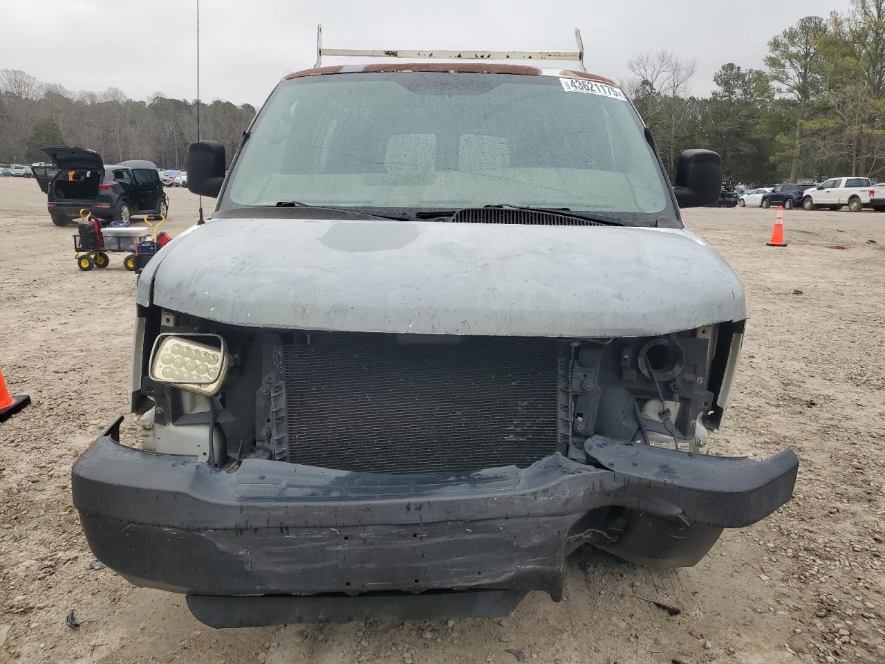 2005 Chevrolet Express - Image 5