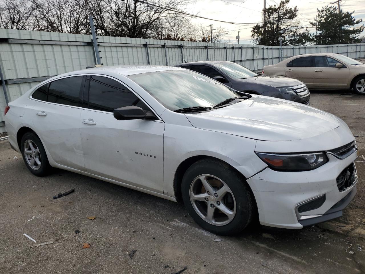 2017 Chevrolet Malibu - Image 4