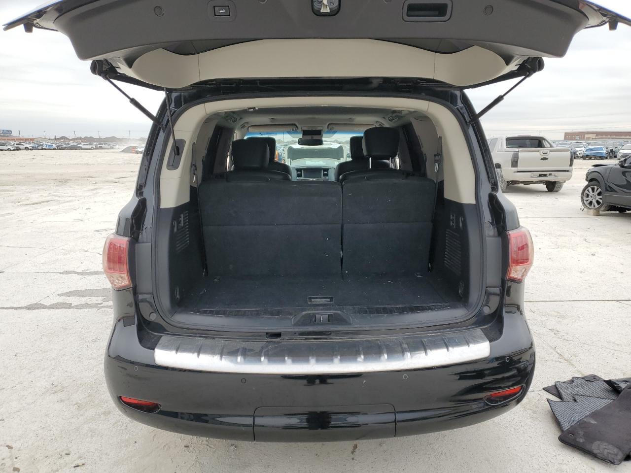 2016 Infiniti QX80 - Image 6