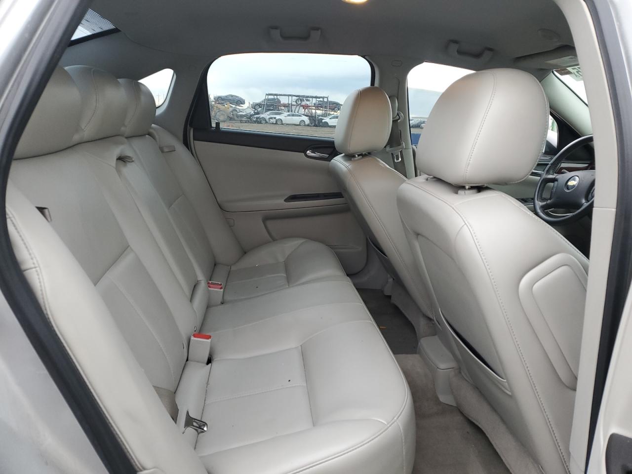 2010 Chevrolet Impala - Image 10
