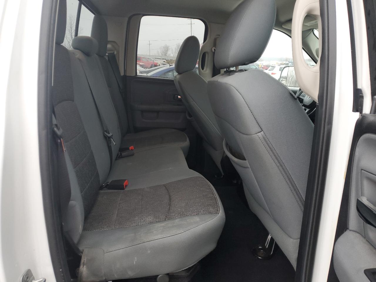 2014 RAM 1500 - Image 10