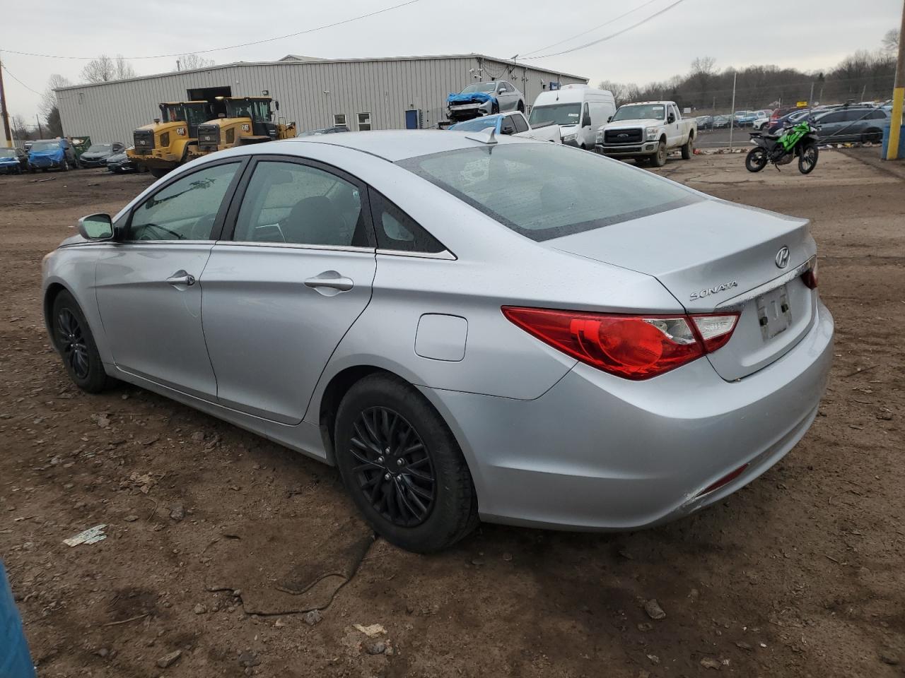 2012 Hyundai Sonata - Image 2