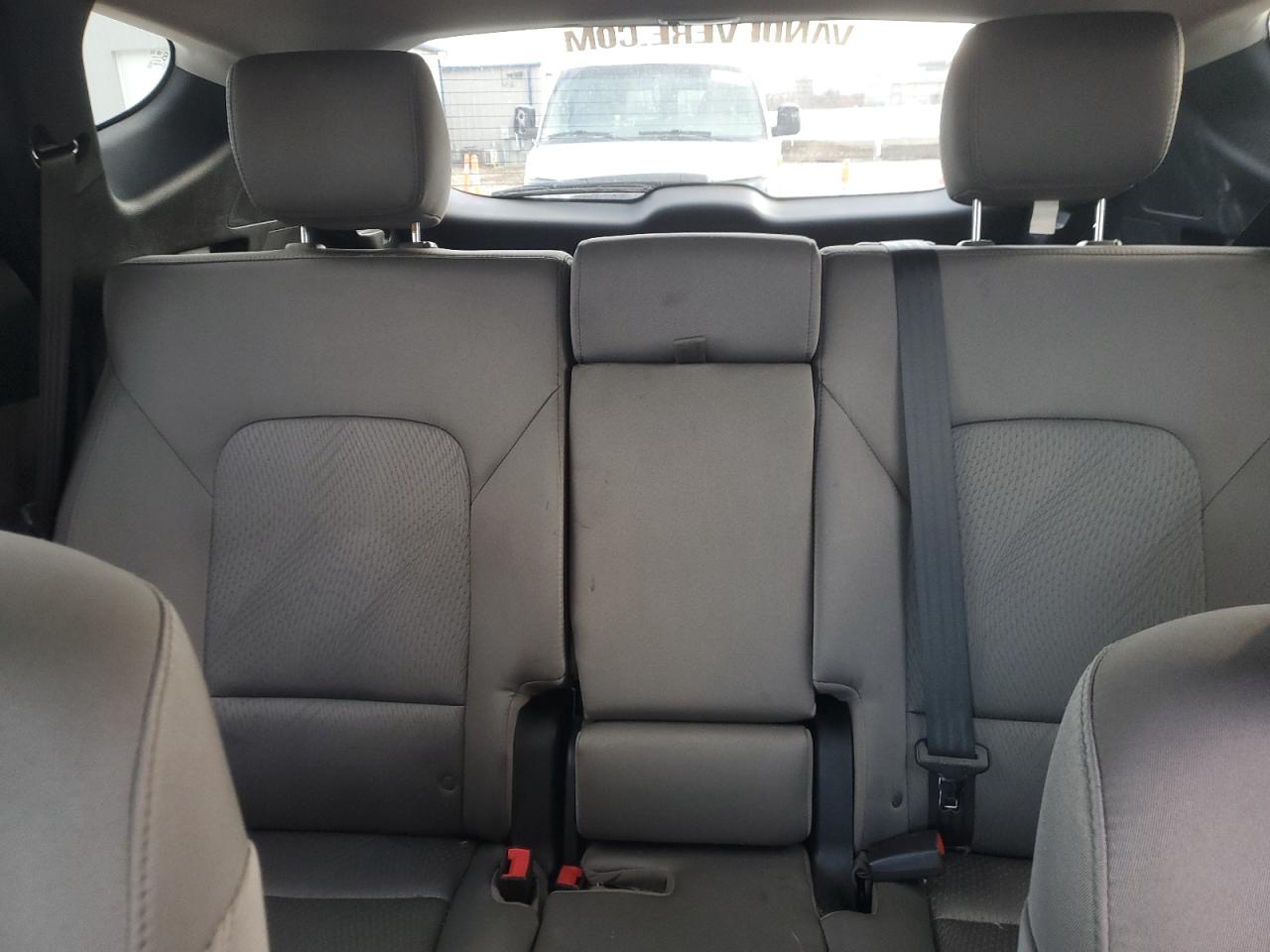 2013 Hyundai Santa Fe - Image 10