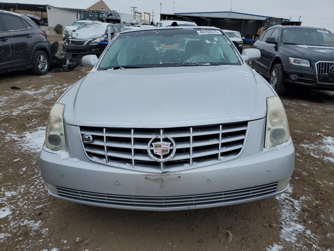 2010 Cadillac DTS - Image 5