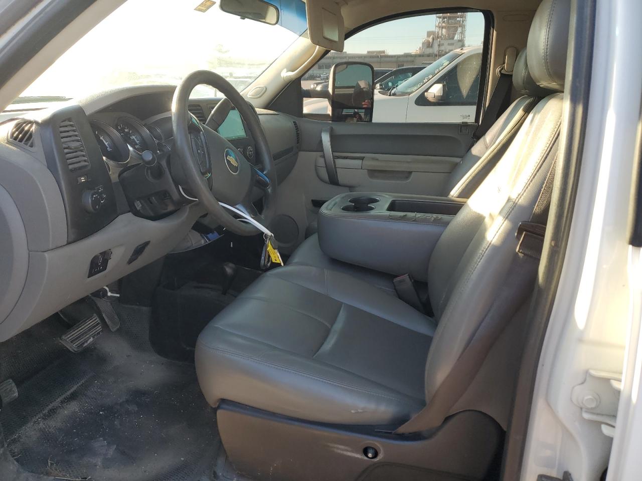 2014 Chevrolet Silverado - Image 7