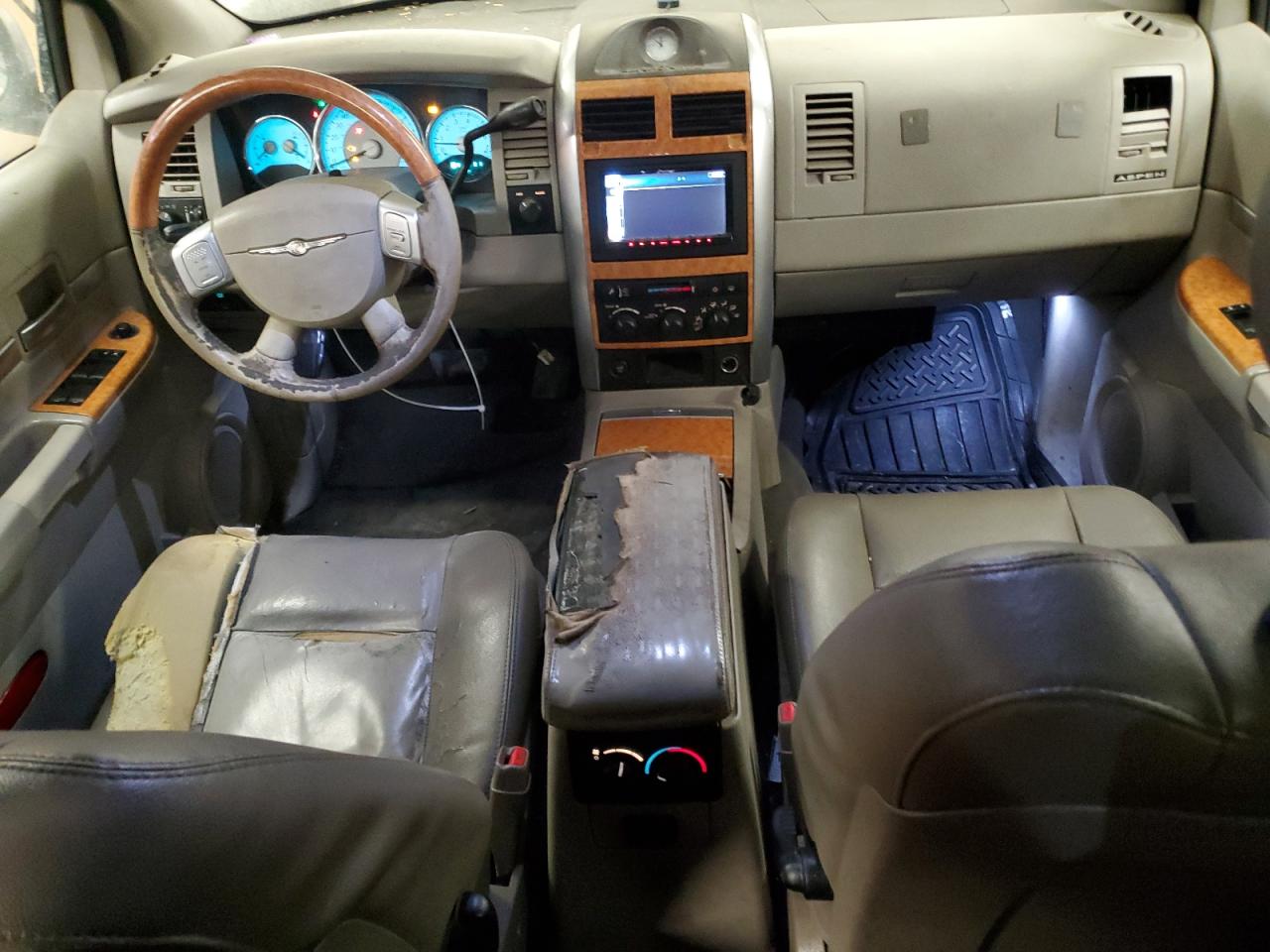 2007 Chrysler Aspen - Image 8