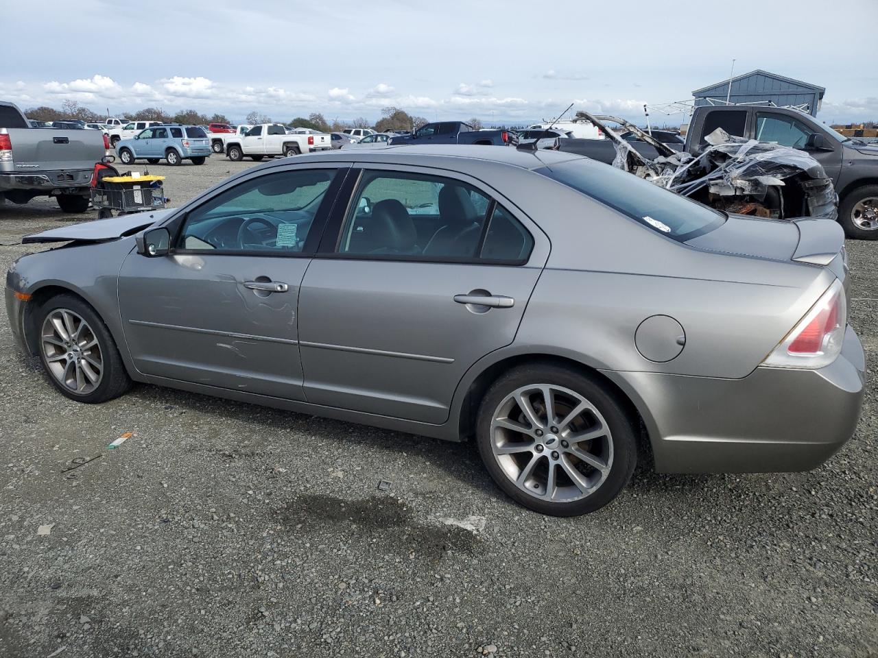 2009 Ford Fusion - Image 2