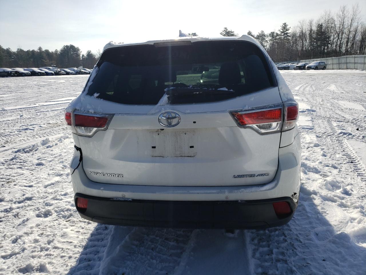 2015 Toyota Highlander - Image 6