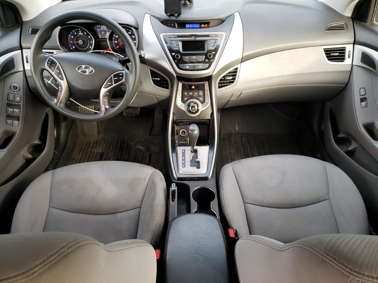 2013 Hyundai Elantra - Image 8