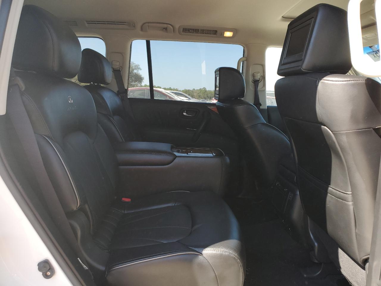 2011 Infiniti QX56 - Image 11